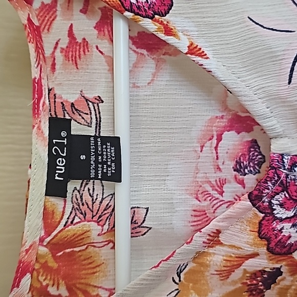 Rue 21 floral long sleeve blouse - Picture 2 of 3